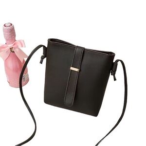 New ❣️ 2 Piece Set Black Bag Black Gold Wallet Vegan Leather